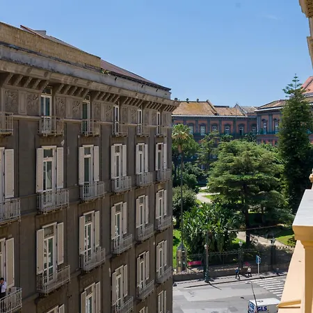 Pretaloger Verdi 18 Aparthotel Neapol